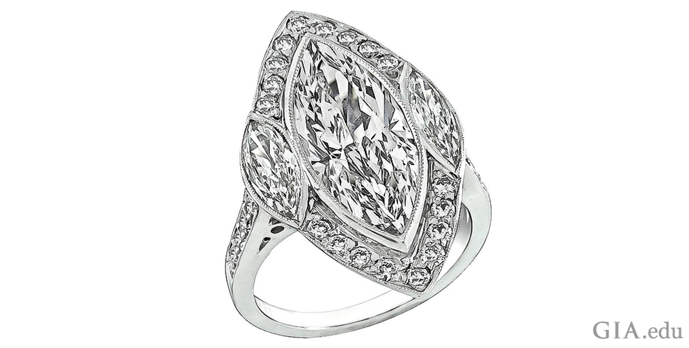 Contemporary engagement ring